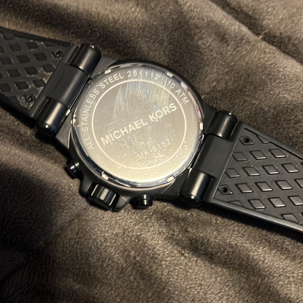 Watch - Picture 2 of 3